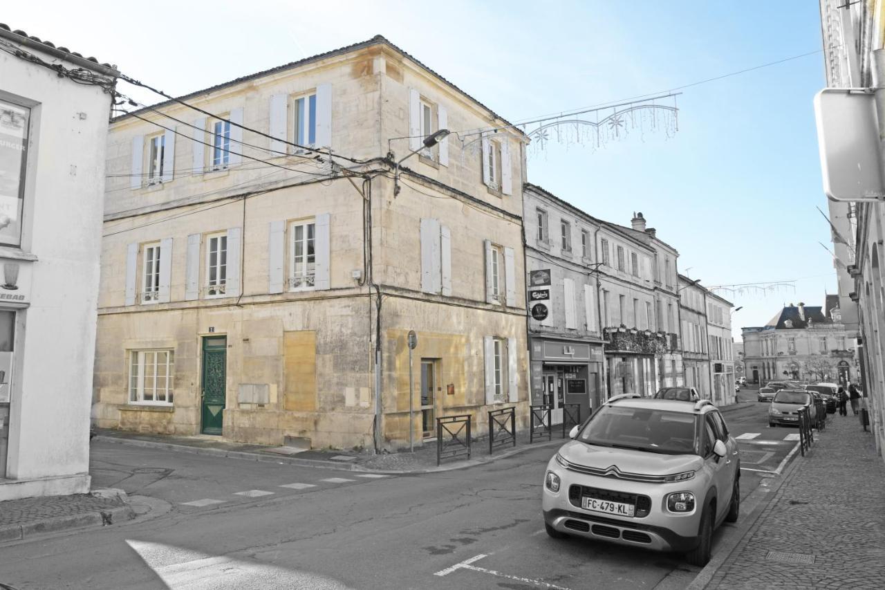 T2 De 55M2 Avec Toit Terrasse, Hyper Centre, Wifi, Draps, Savons Et Serviettes Fournis Cognac Rom bilde