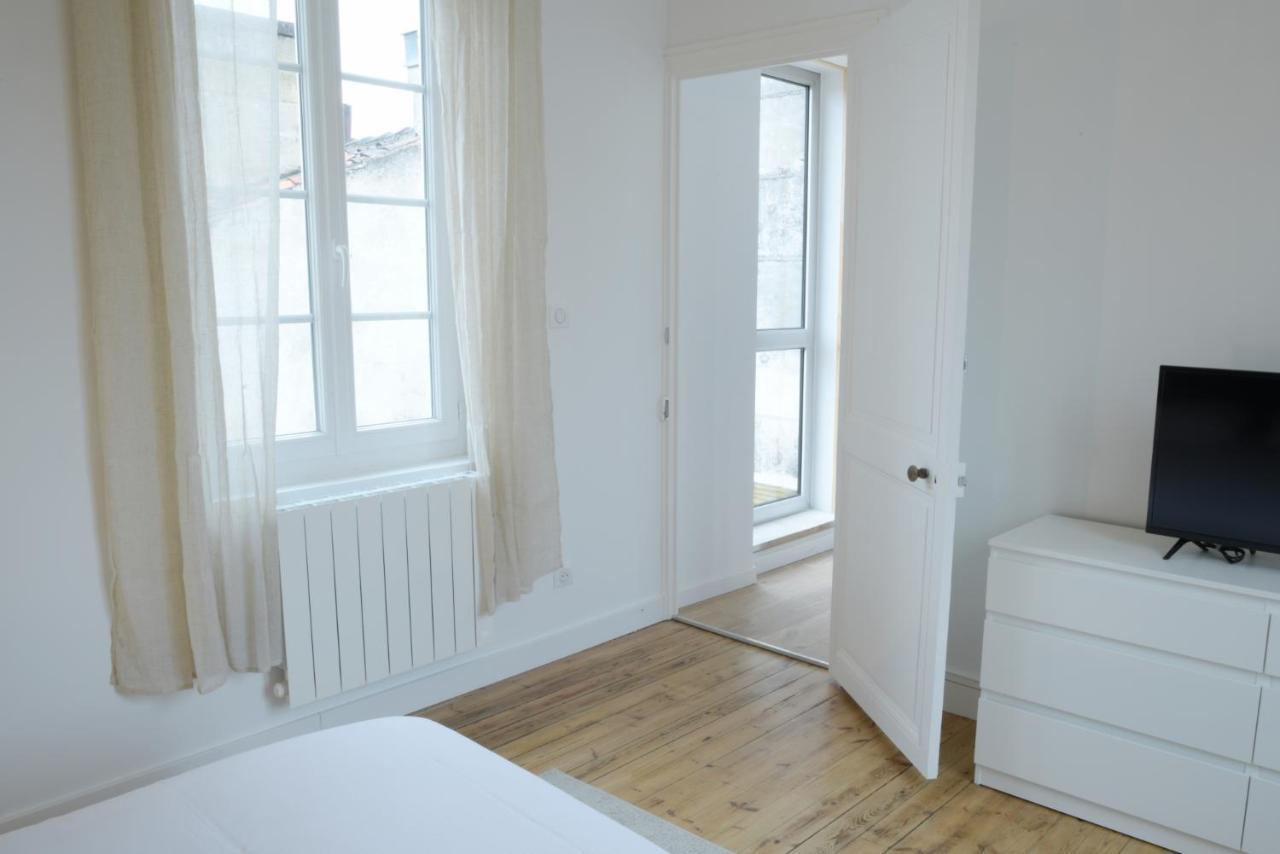 T2 De 55M2 Avec Toit Terrasse, Hyper Centre, Wifi, Draps, Savons Et Serviettes Fournis Cognac Eksteriør bilde